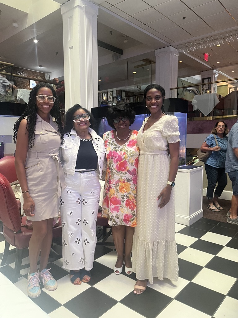 Four sorors together at a restaurant